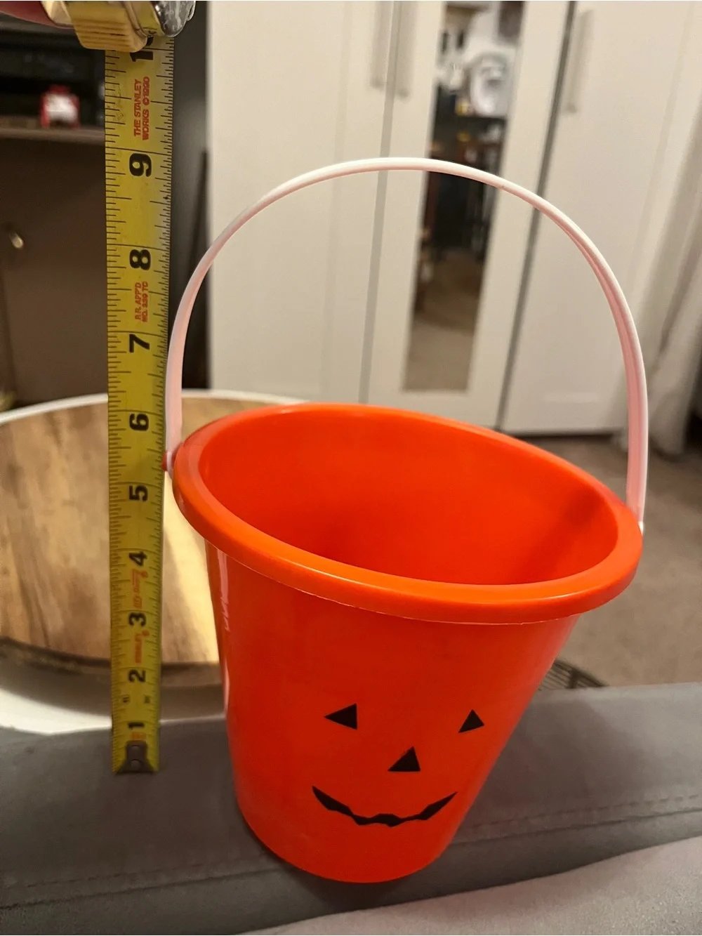 Collectable Blink Halloween Jack-O'-Lantern Candy Bucket with White Handle